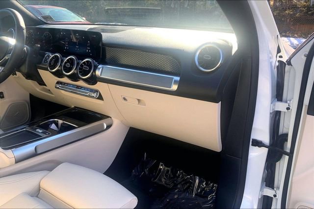 Used 2026 Mercedes-Benz GLB 250 4MATIC image 15