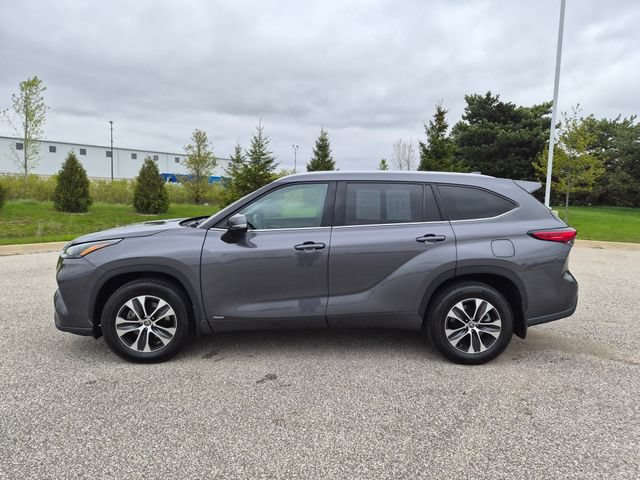 Used 2022 Toyota Highlander XLE AWD/4WD image 8