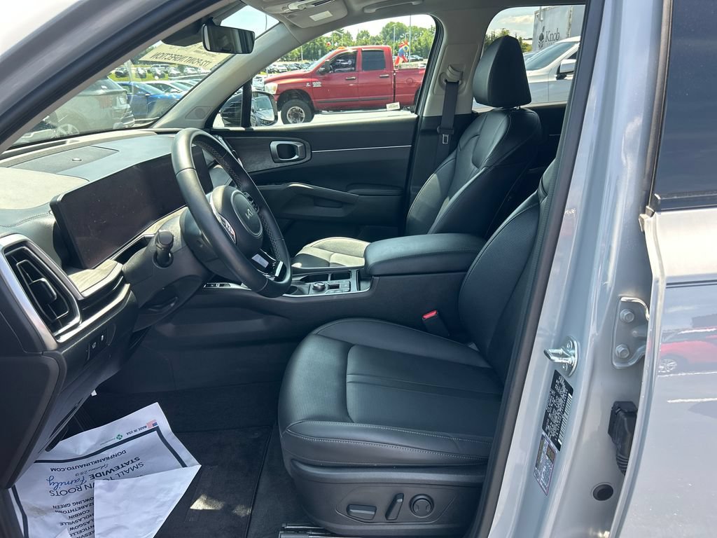 Certified 2025 Kia Sorento X-Line EX AWD/4WD image 13