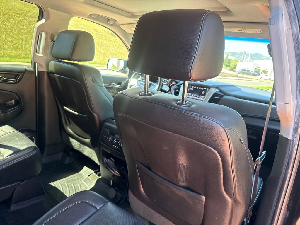 Used 2016 GMC Yukon XL SLT w/ Open Road Package AWD/4WD image 28