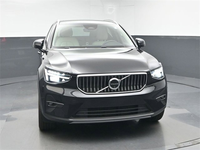 Used 2024 Volvo XC40 B5 Plus w/ Protection Package Premier image 2