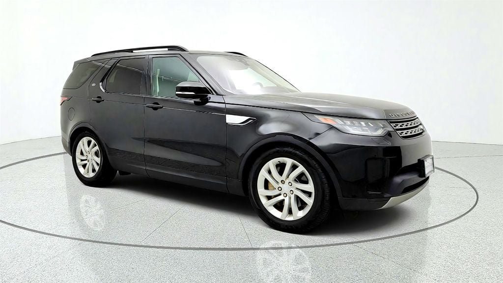Used 2018 Land Rover Discovery HSE AWD/4WD image 3