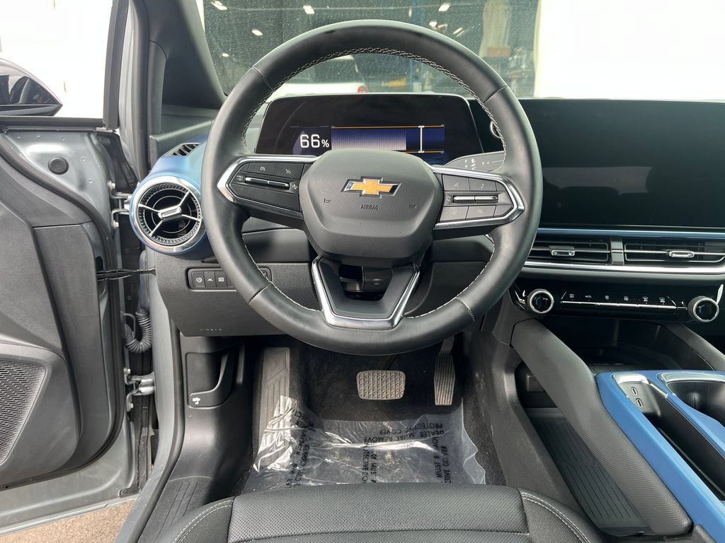 New 2025 Chevrolet Equinox EV LT w/ Convenience Package II AWD/4WD image 13