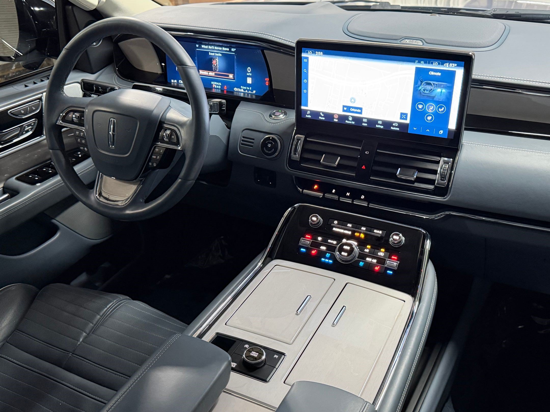 Used 2023 Lincoln Navigator L Black Label AWD/4WD image 3