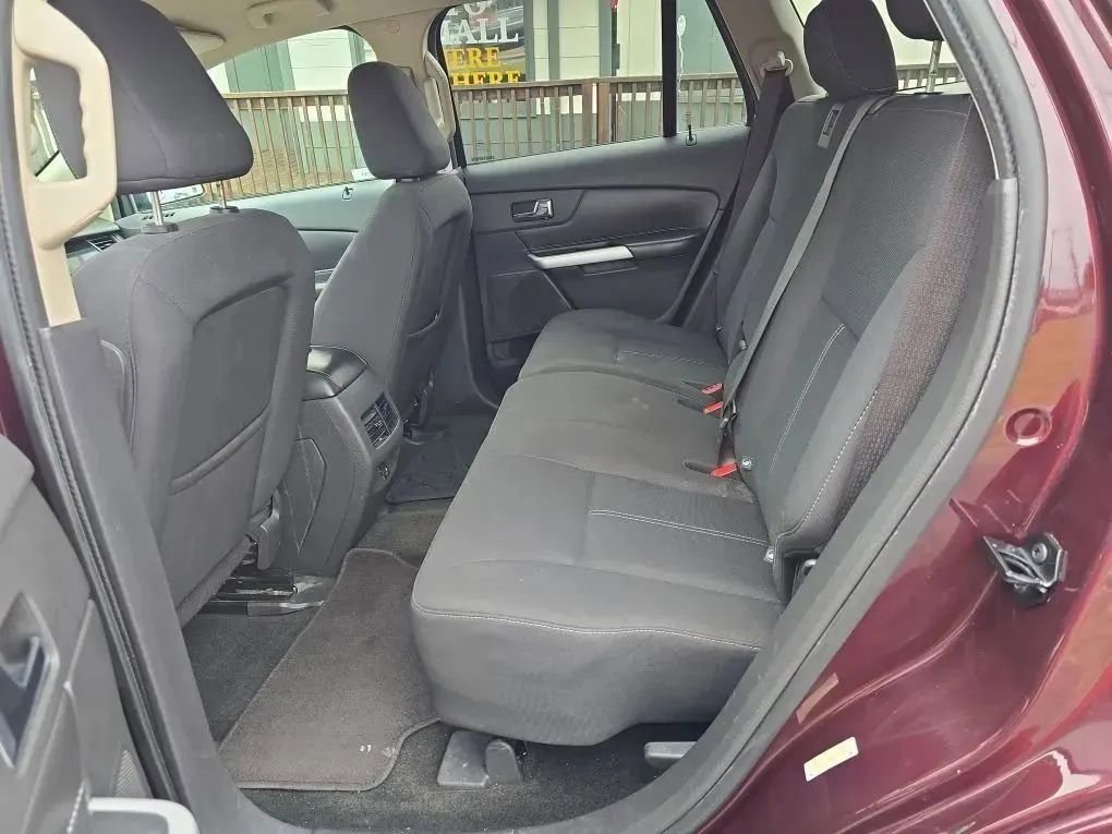 Used 2011 Ford Edge SE FWD image 21