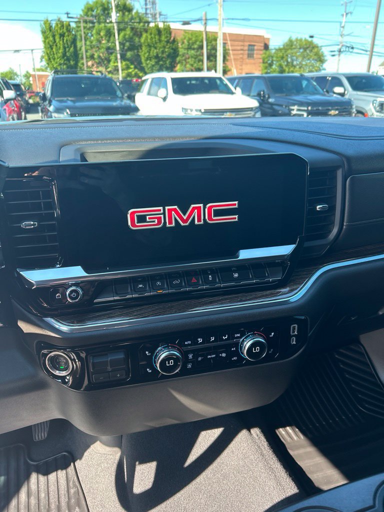 Used 2023 GMC Sierra 1500 Elevation AWD/4WD image 12