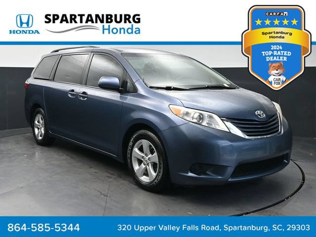 Used 2017 Toyota Sienna LE