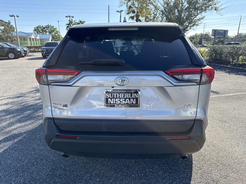 Used 2022 Toyota RAV4 LE image 5