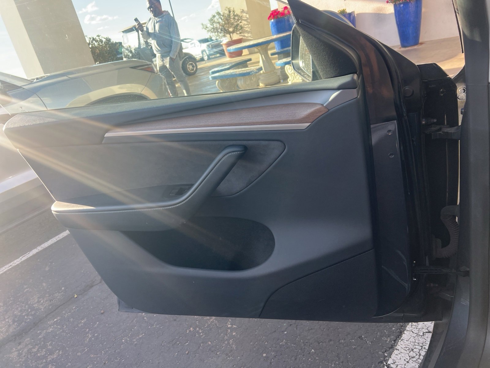 Used 2023 Tesla Model Y Long Range image 3