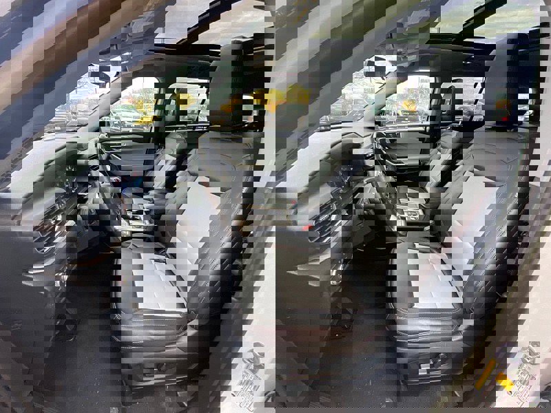 Certified 2022 Ford Explorer XLT w/ Equipment Group 202A image 27