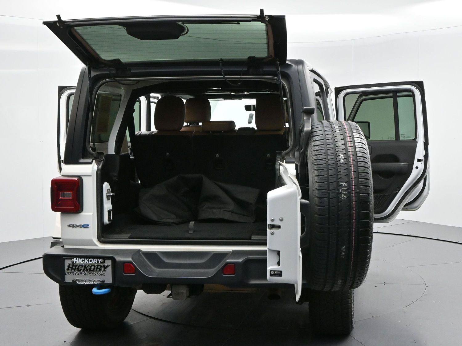 Used 2022 Jeep Wrangler Unlimited Sahara AWD/4WD image 44