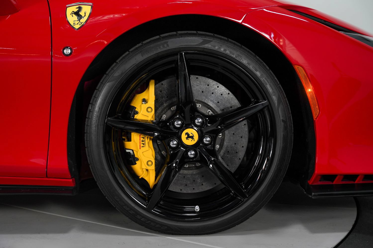 Used 2023 Ferrari F8 Tributo RWD image 28