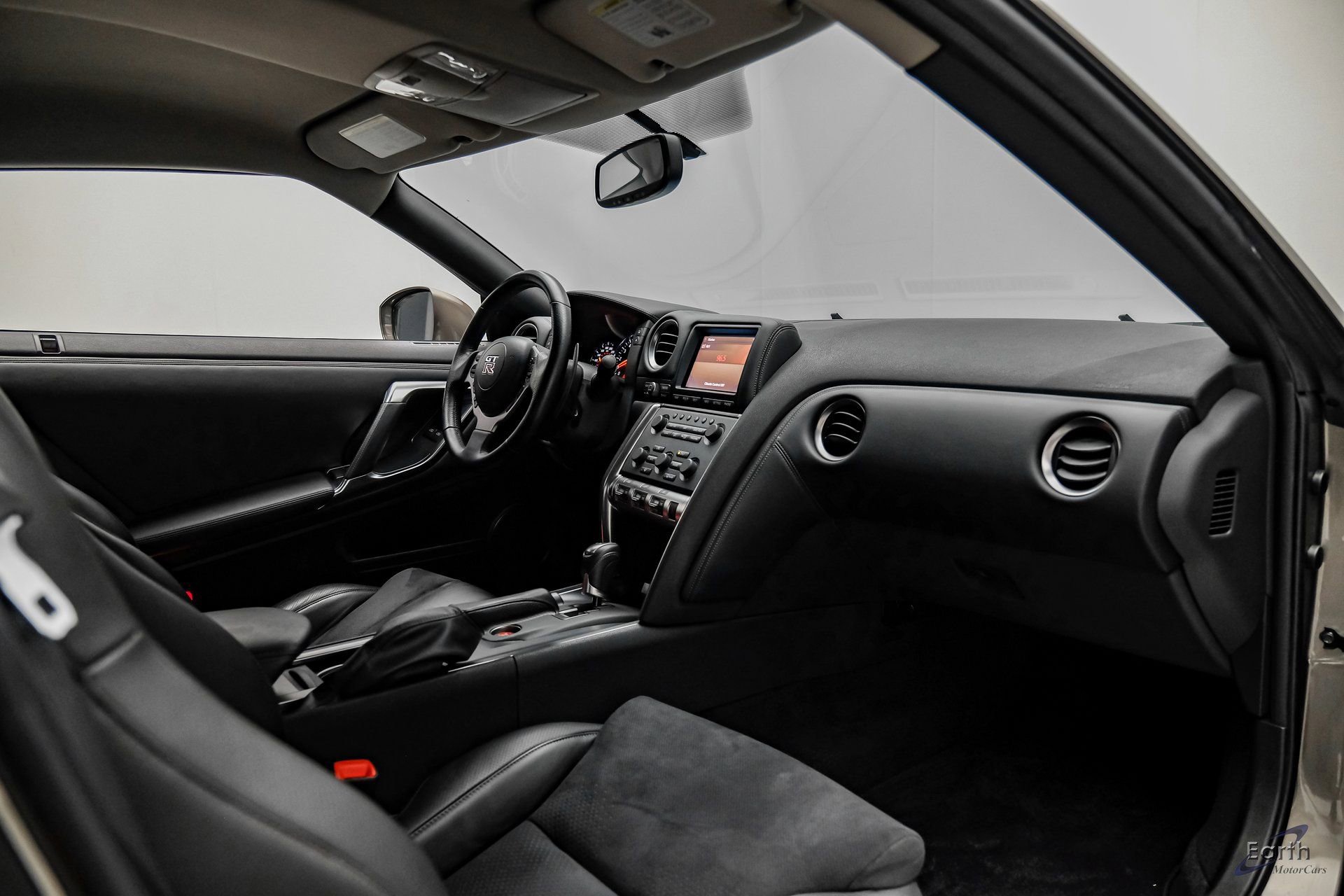 Used 2009 Nissan GT-R Premium image 50