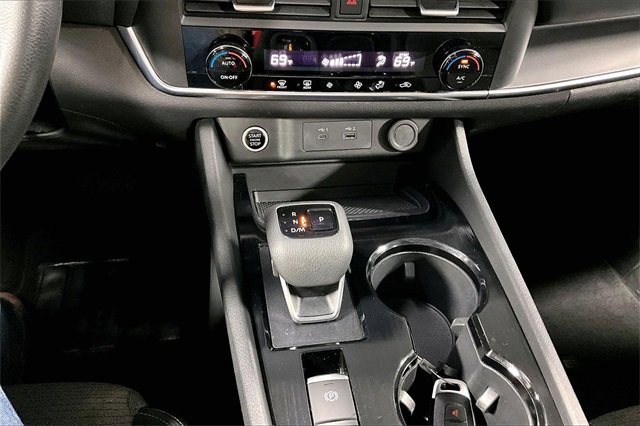 Used 2023 Nissan Rogue SV image 15