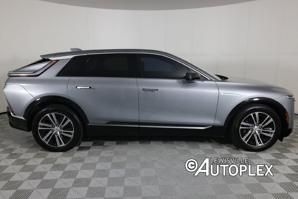 Used 2024 Cadillac Lyriq Luxury RWD image 4