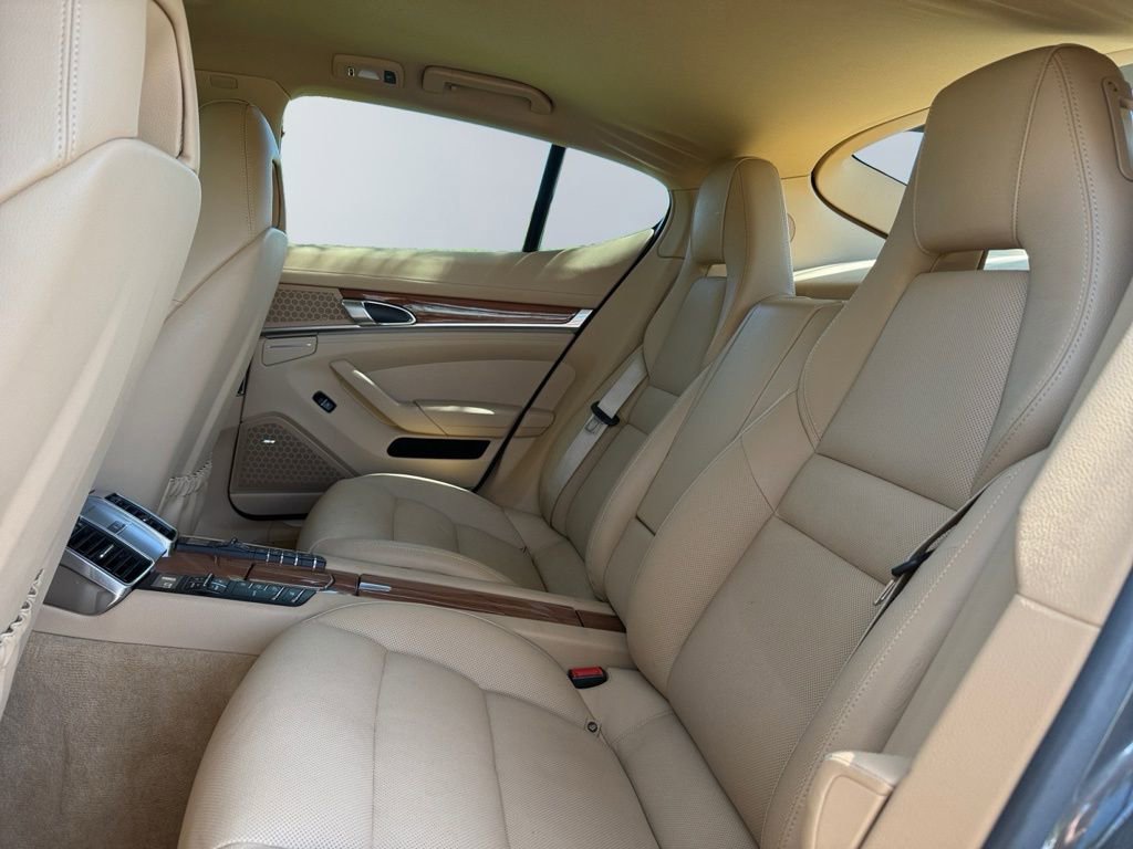 Used 2014 Porsche Panamera RWD image 24