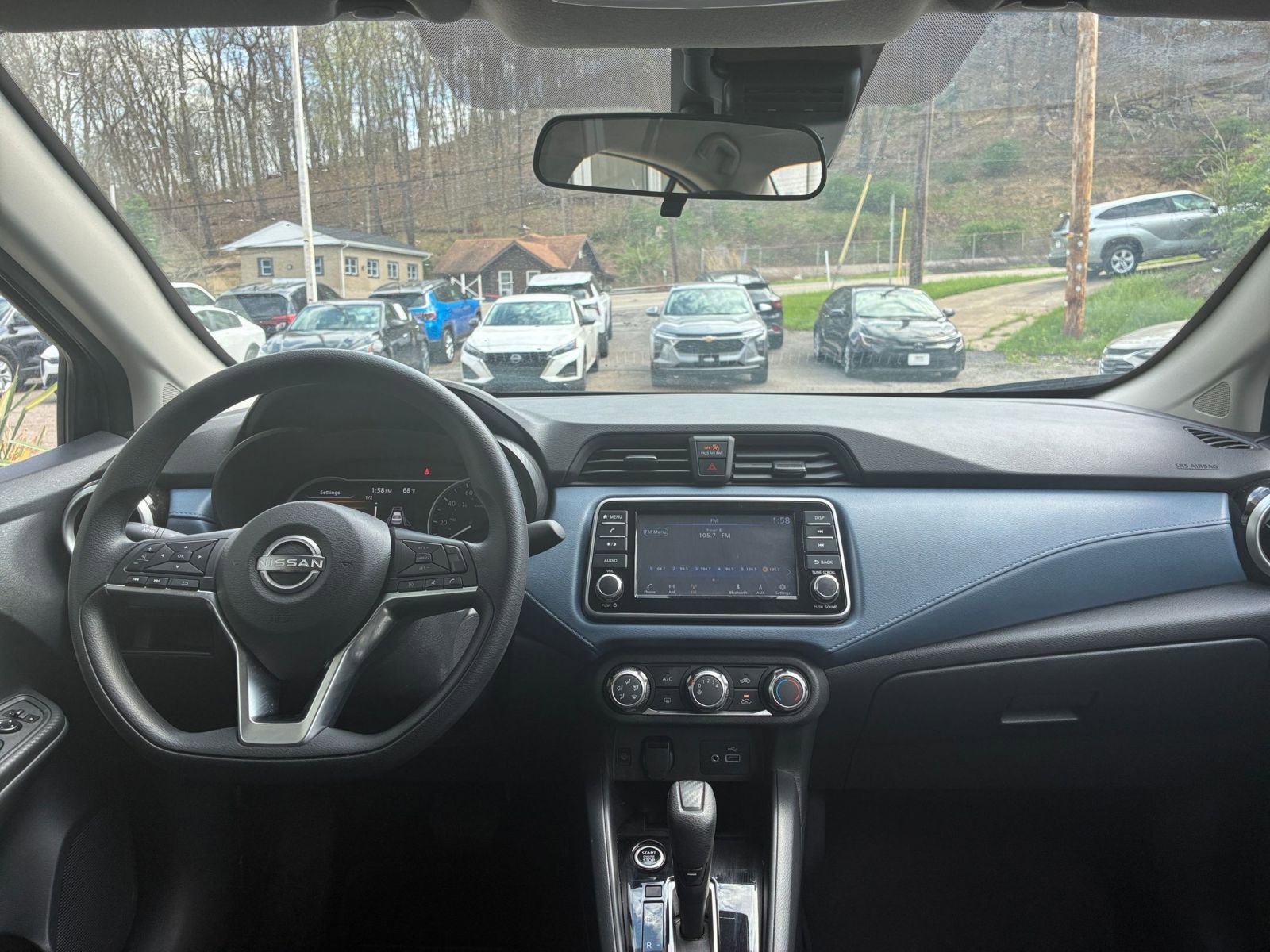 Used 2025 Nissan Versa SV FWD image 32