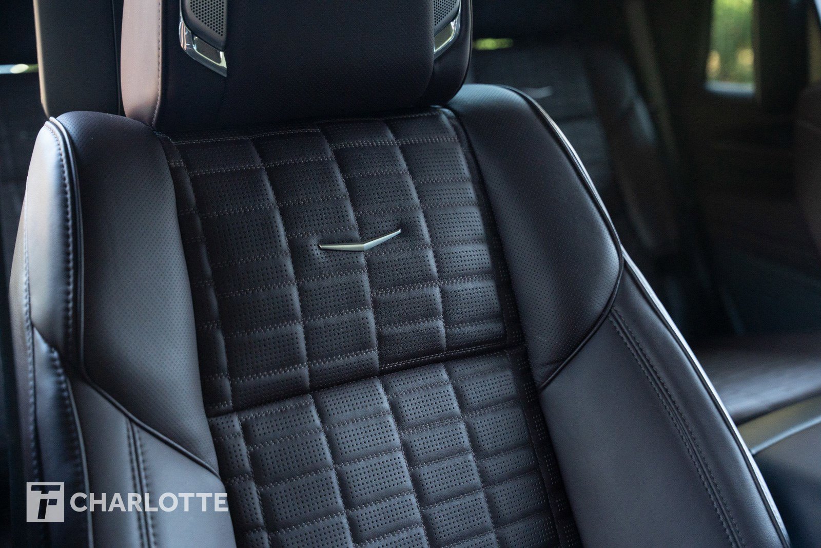 Used 2023 Cadillac Escalade V w/ LPO, ONYX Package image 26