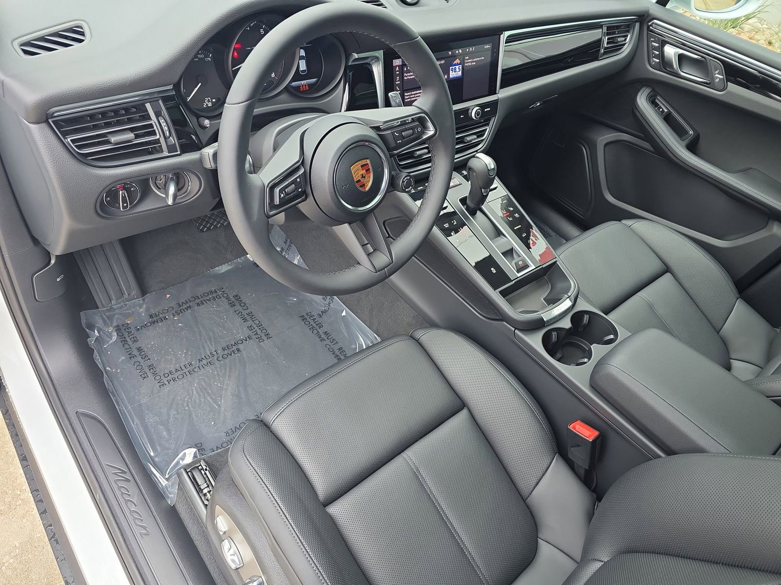 New 2026 Porsche Macan AWD/4WD image 4