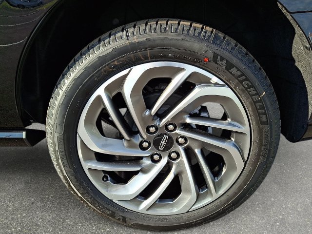 New 2027 Lincoln Navigator Reserve AWD/4WD image 8