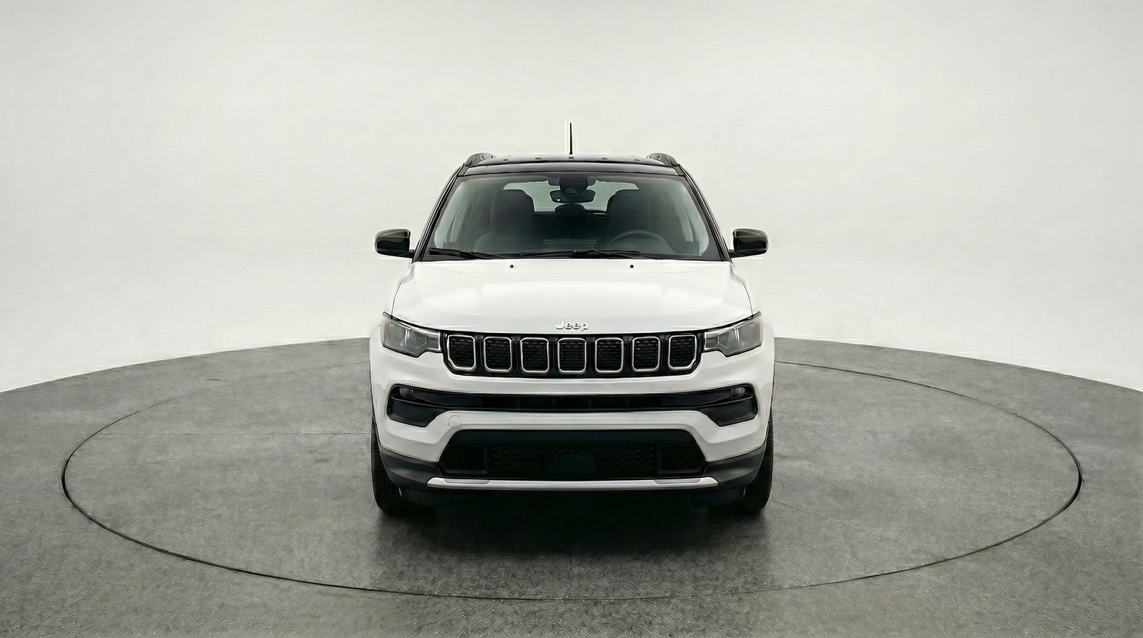 Used 2025 Jeep Compass Limited AWD/4WD image 2