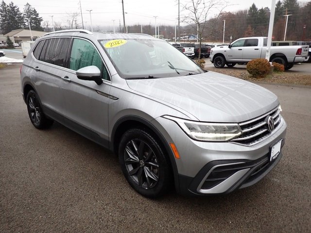 Used 2022 Volkswagen Tiguan SE image 9