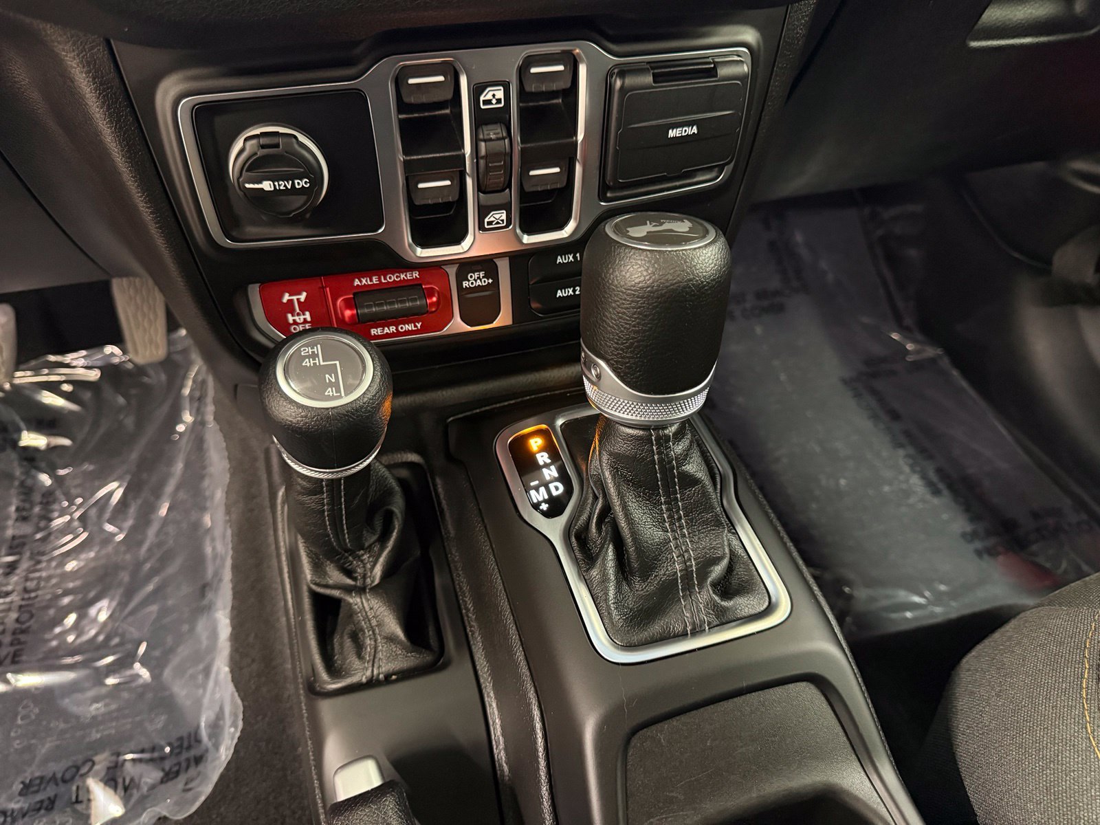 Used 2025 Jeep Wrangler Unlimited Sport AWD/4WD image 15