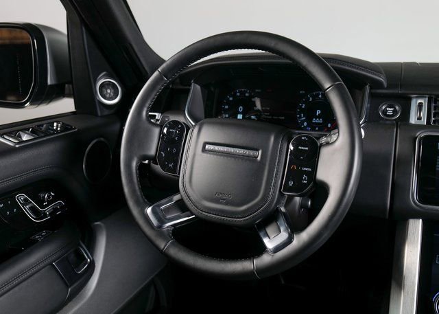 Used 2020 Land Rover Range Rover HSE image 11