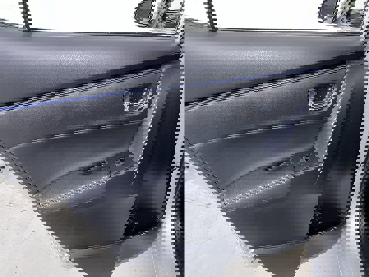 Used 2017 Toyota Corolla XSE image 21