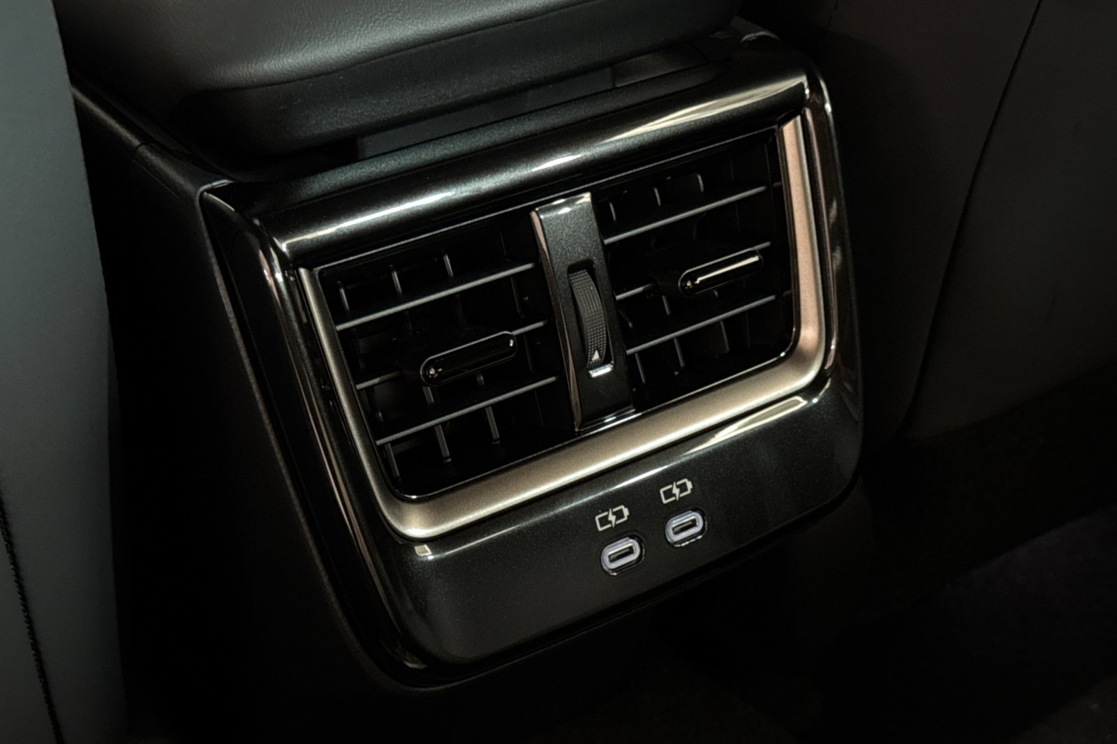 New 2027 Toyota Crown AWD/4WD image 15