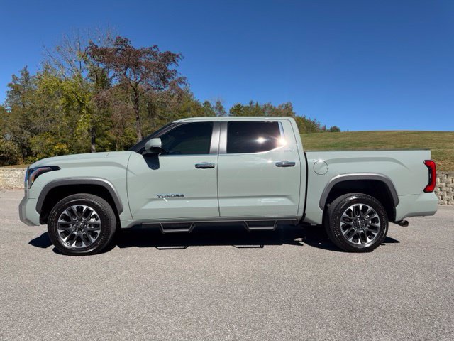Used 2025 Toyota Tundra Limited AWD/4WD image 12