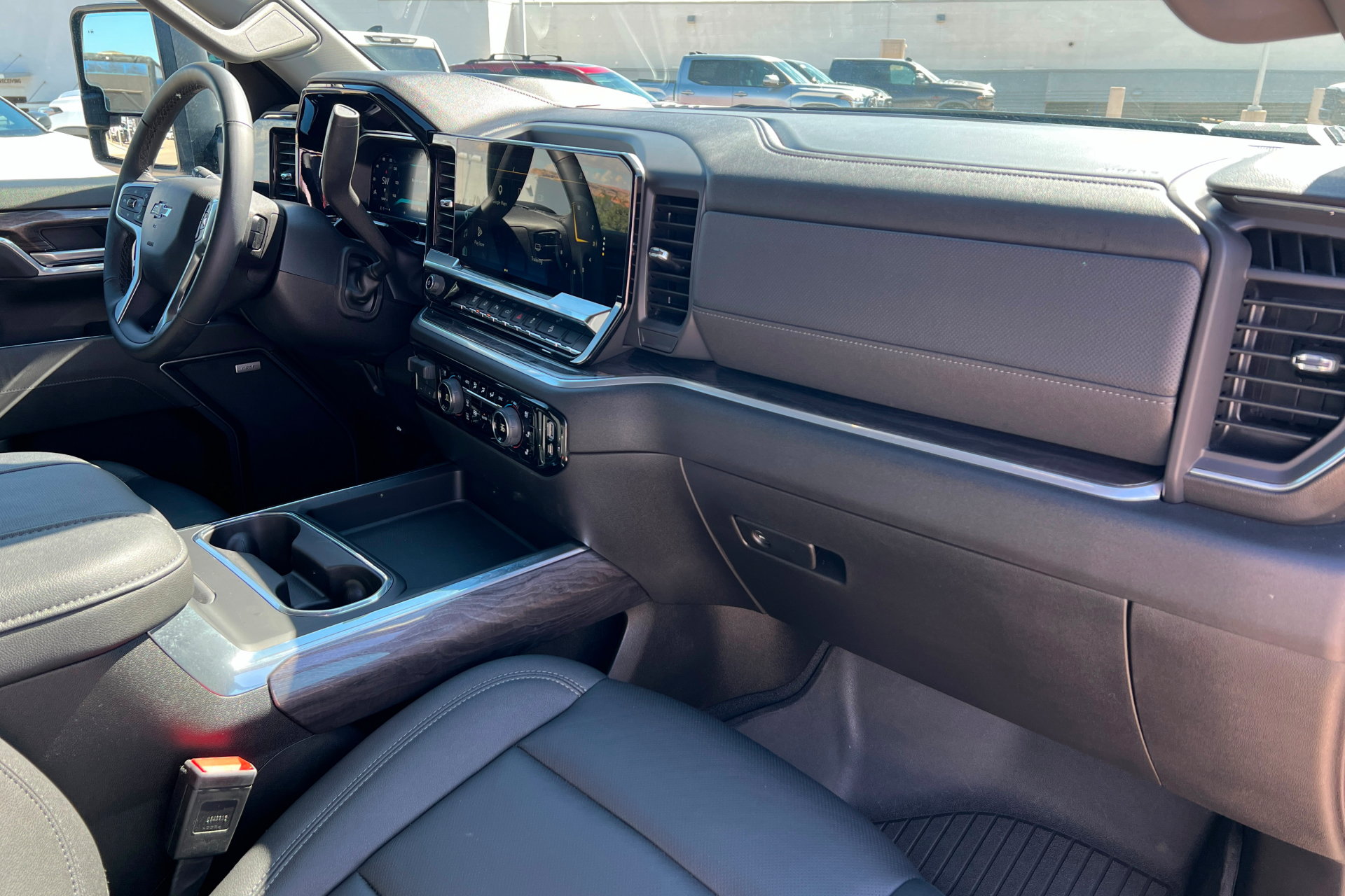 Used 2026 Chevrolet Silverado 2500 LTZ w/ LTZ Plus Package AWD/4WD image 24