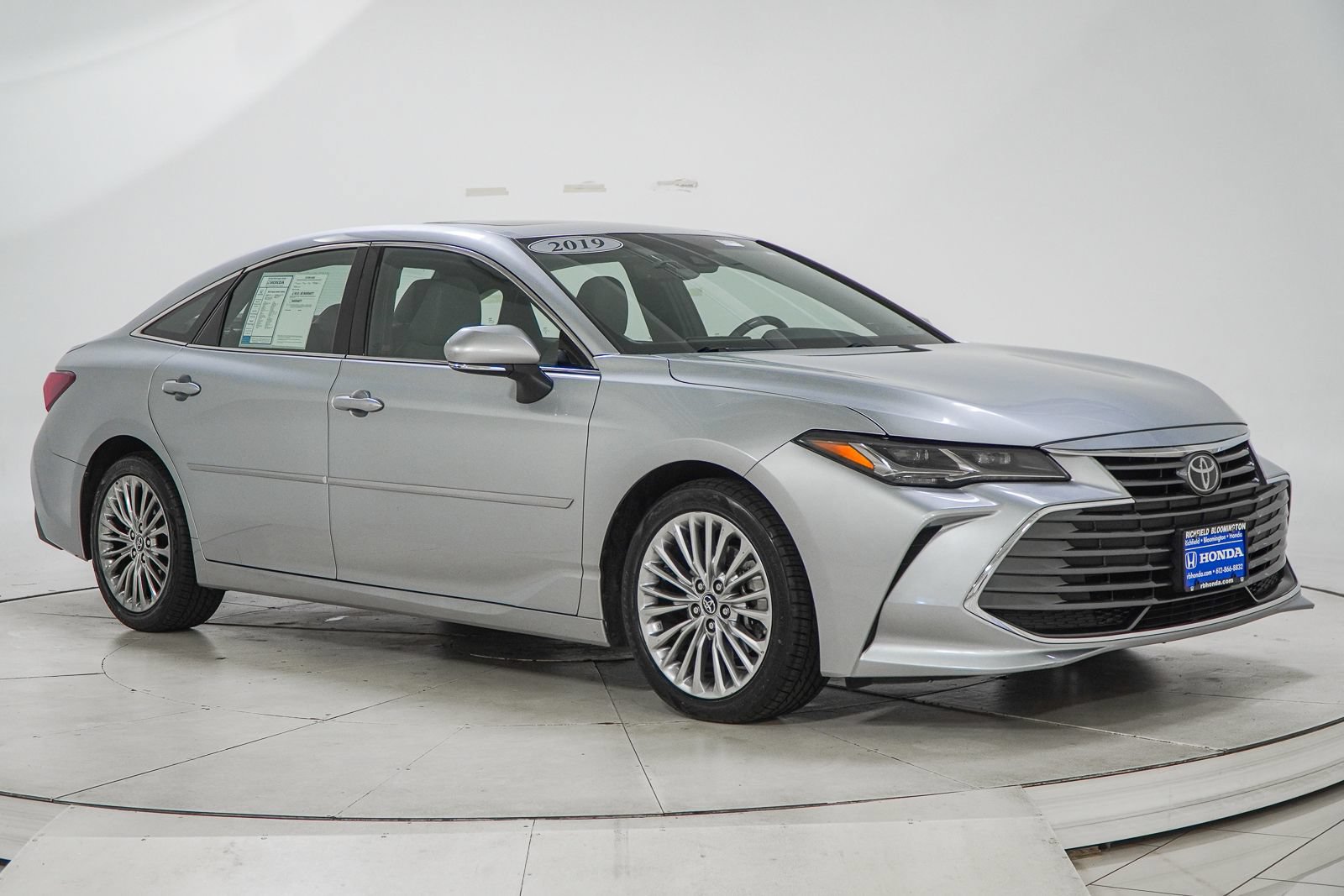 Used 2019 Toyota Avalon Limited w/ Protection Package FWD image 14