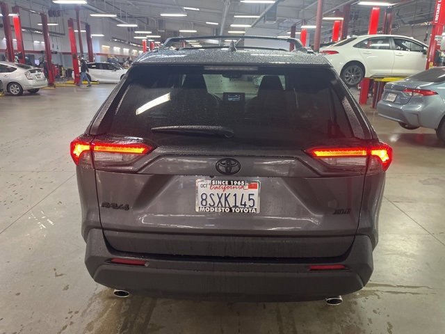 Used 2021 Toyota RAV4 XLE Premium image 6