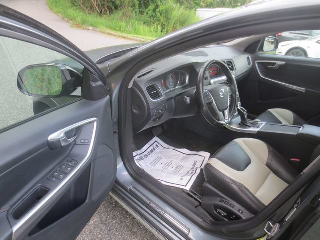 Used 2016 Volvo S60 T5 Cross Country Platinum AWD/4WD image 7