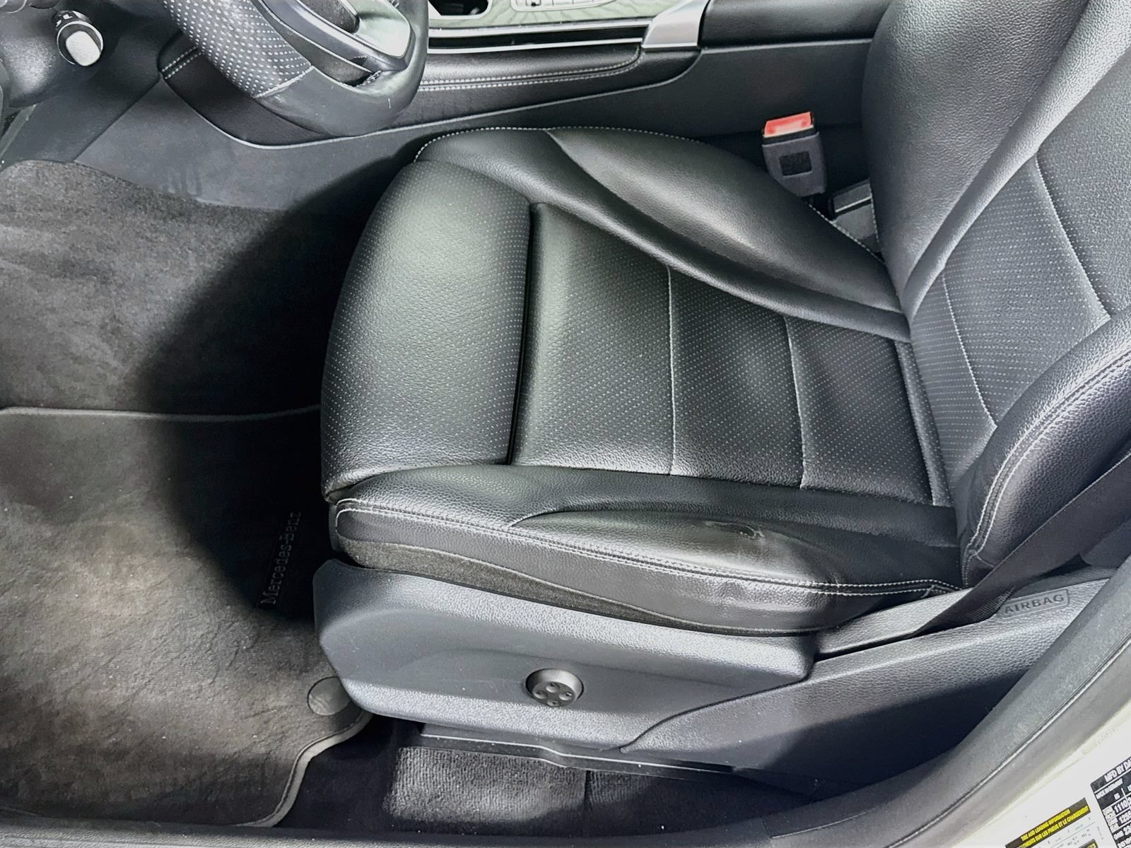 Used 2019 Mercedes-Benz GLC 300 4MATIC image 18