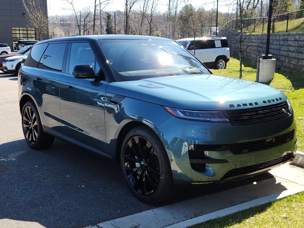 Used 2026 Land Rover Range Rover Sport SE AWD/4WD image 10