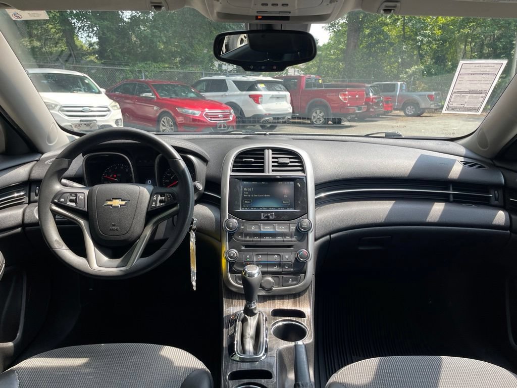 Used 2015 Chevrolet Malibu LT w/ Power Convenience Package FWD image 9