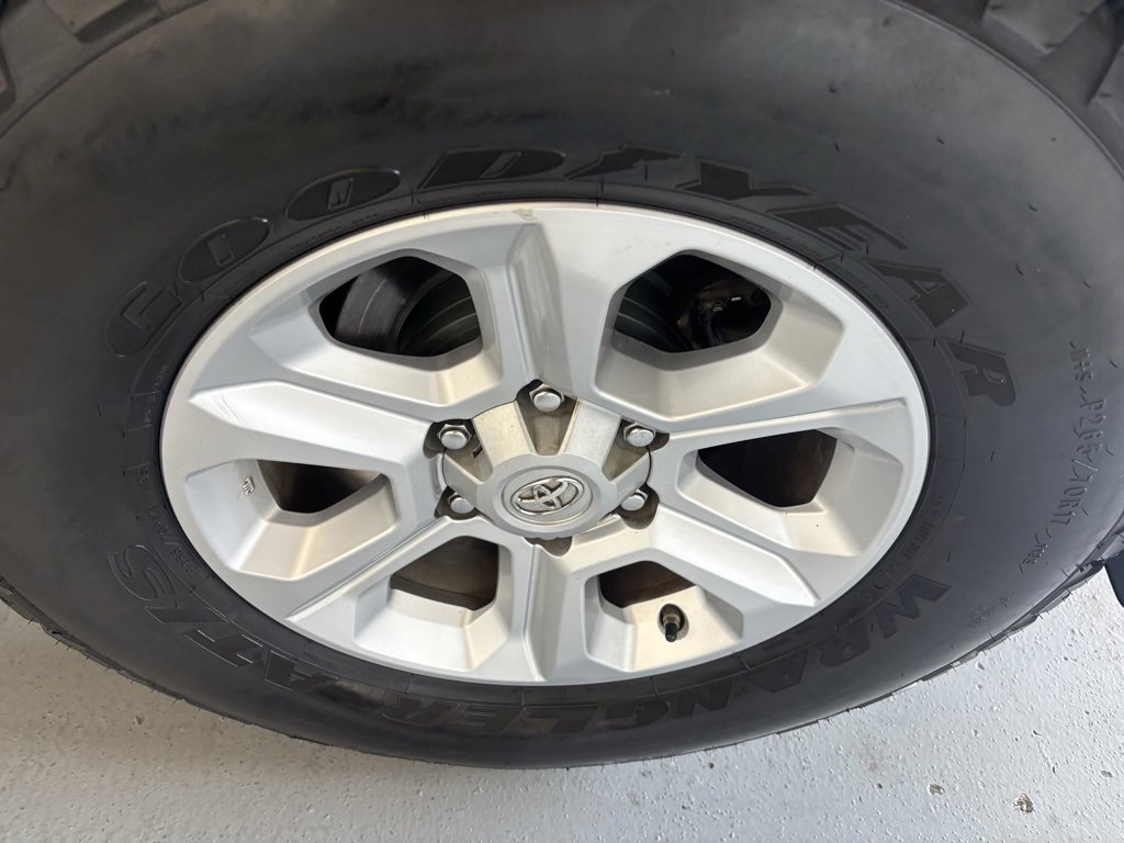 Used 2021 Toyota 4Runner SR5 Premium image 8