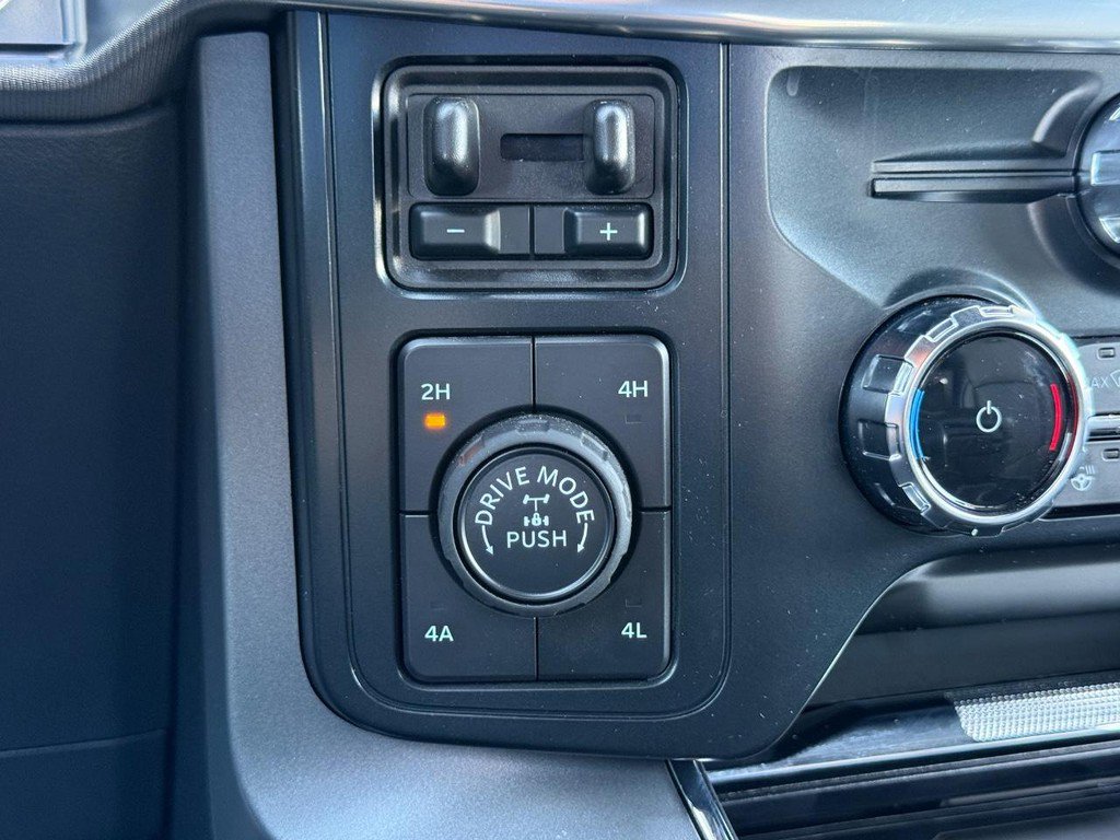 Used 2025 Ford F150 Lariat w/ Equipment Group 502A High AWD/4WD image 21