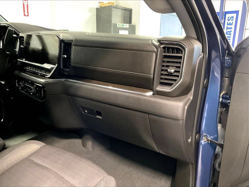 Used 2023 Chevrolet Silverado 1500 LT AWD/4WD image 13