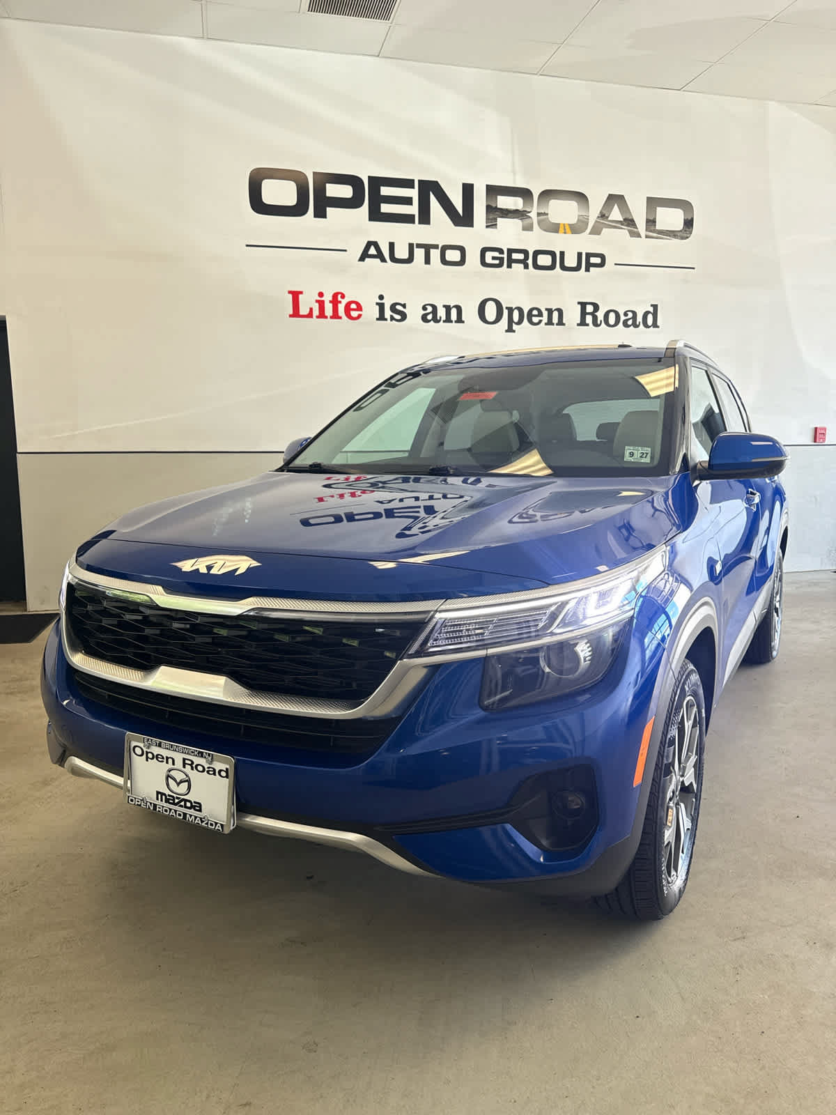 Used 2023 Kia Seltos EX AWD/4WD image 1