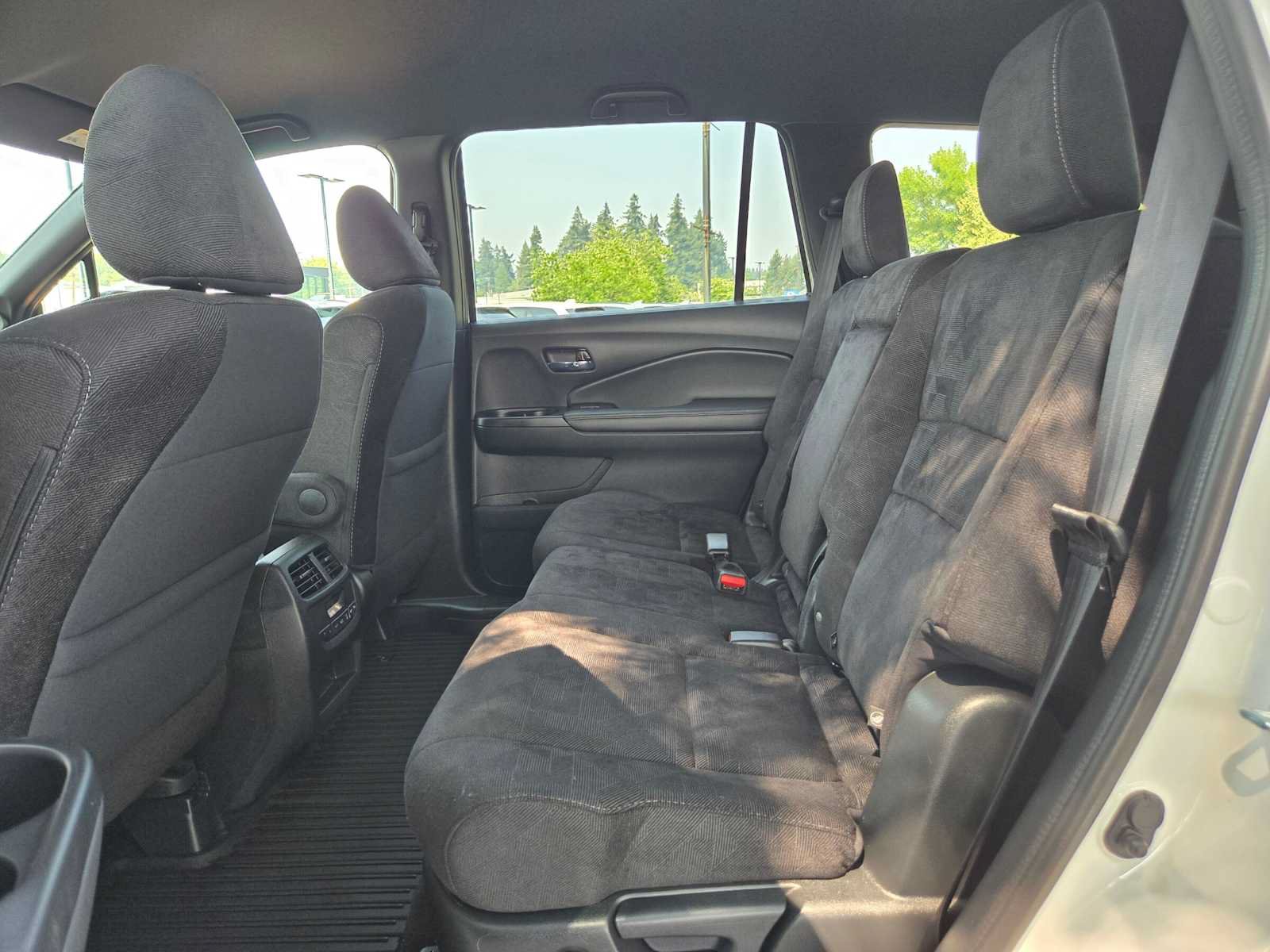 Used 2022 Honda Pilot Sport image 16