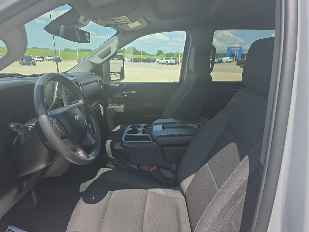 Used 2024 Chevrolet Silverado 2500 Custom w/ Custom Value Package AWD/4WD image 9