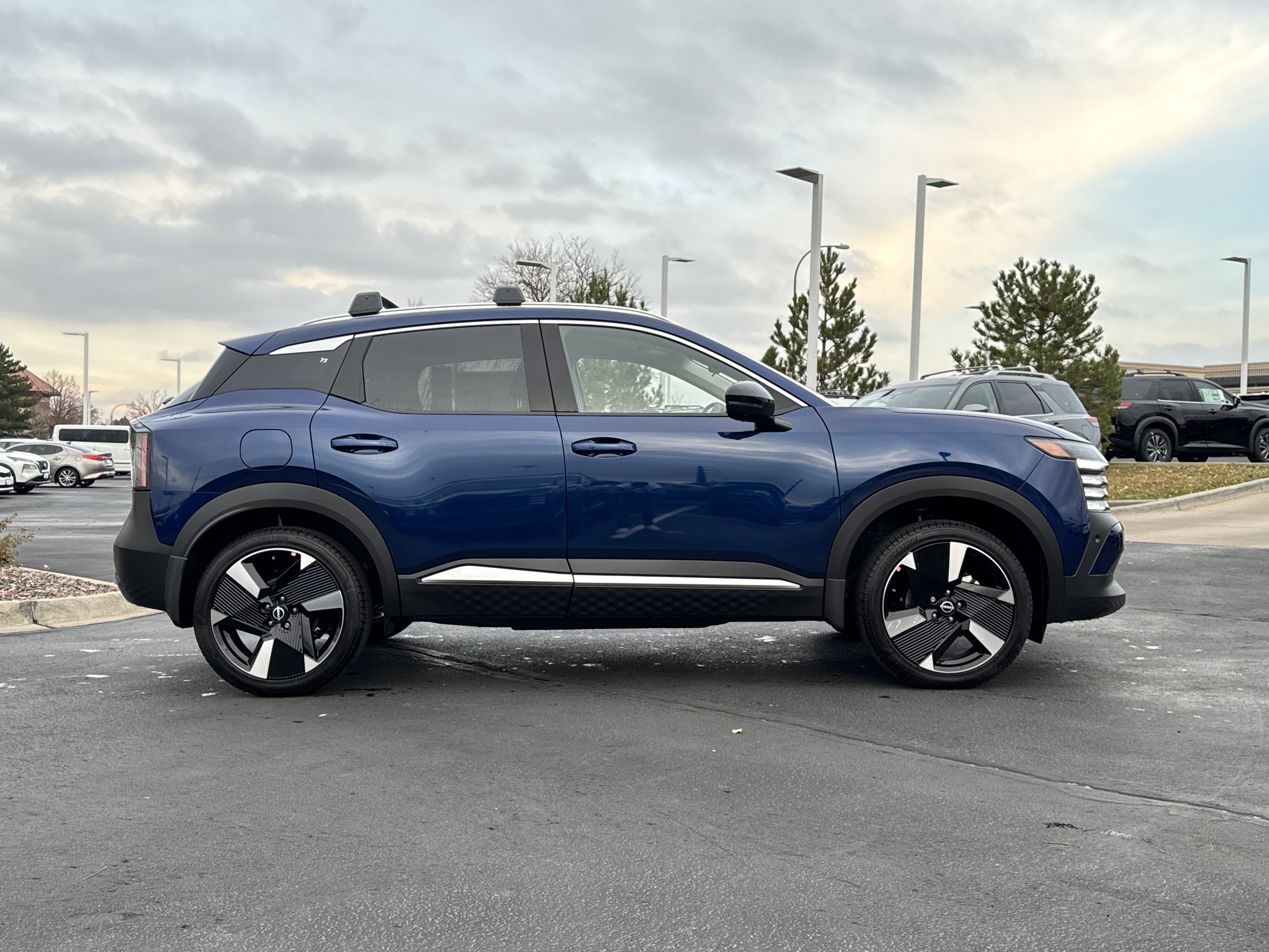 New 2026 Nissan Kicks SR w/ Cold Weather Package AWD/4WD image 2