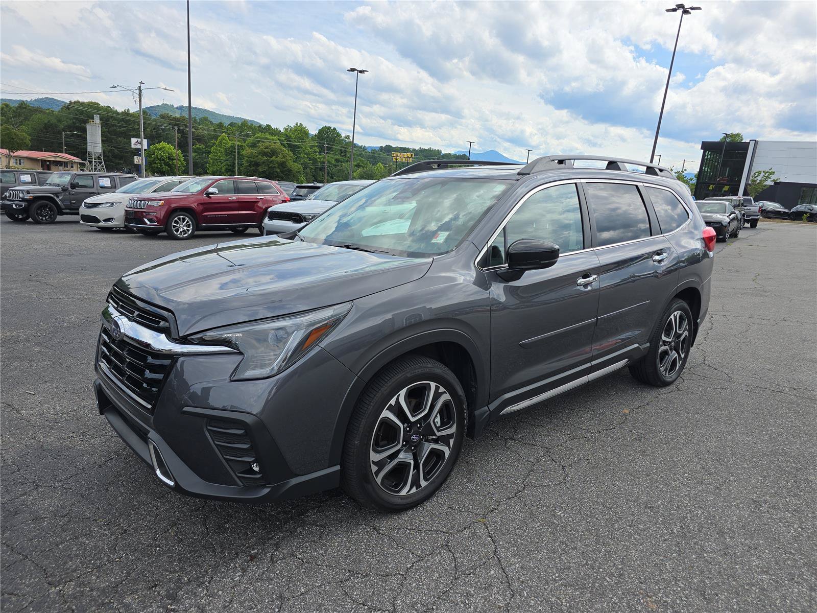 Used 2024 Subaru Ascent Touring AWD/4WD image 7