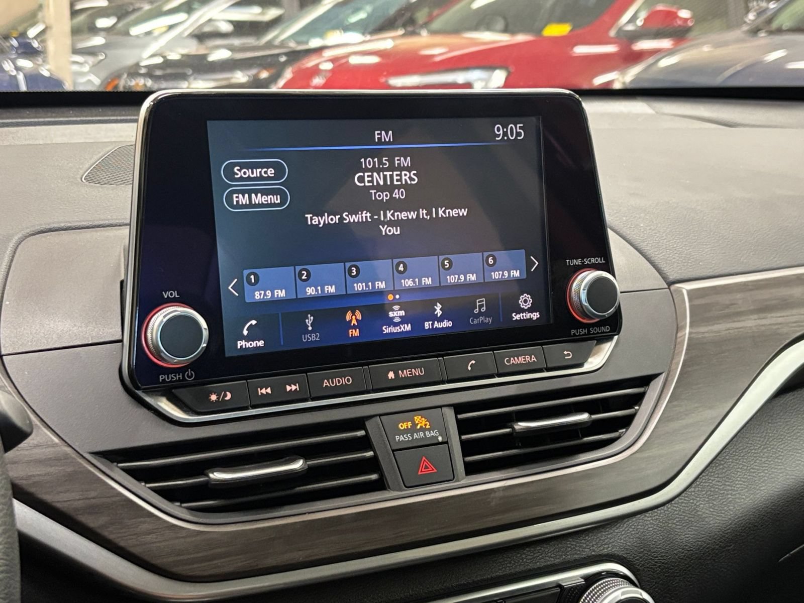 Used 2025 Nissan Altima 2.5 SV FWD image 19