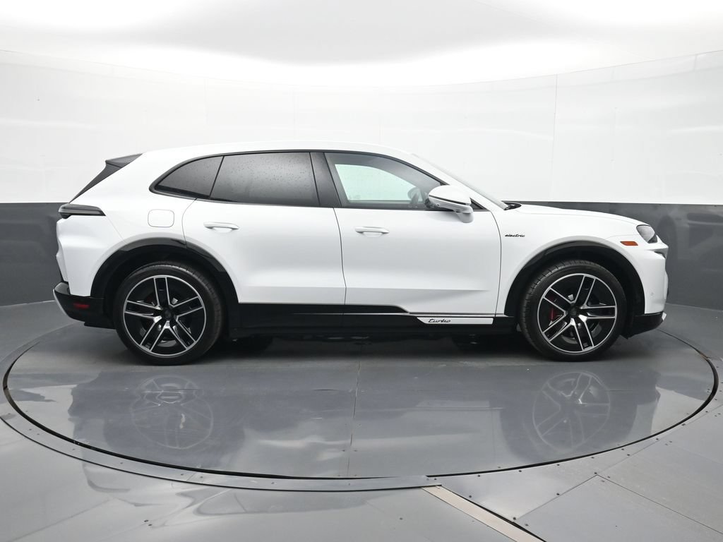 New 2026 Porsche Cayenne Turbo AWD/4WD image 24