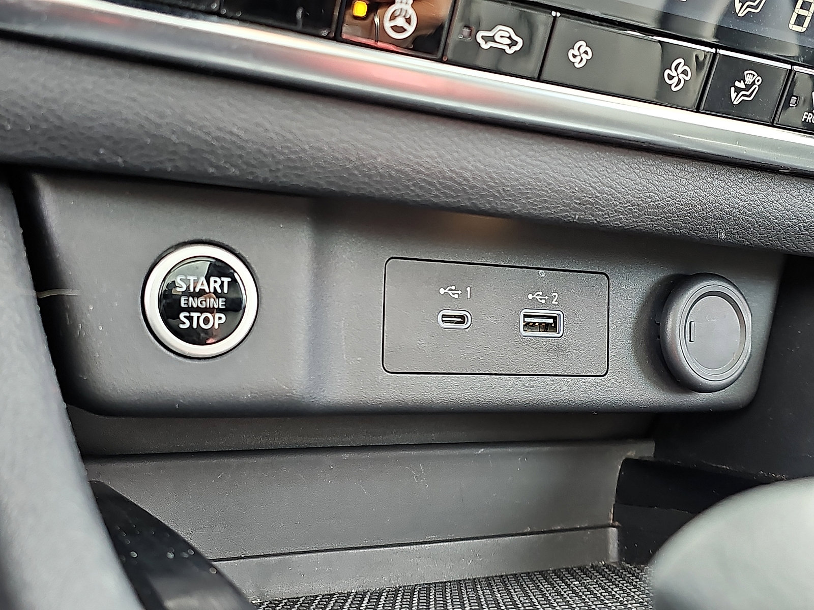 Certified 2021 Nissan Rogue SV w/ Premium Package image 25