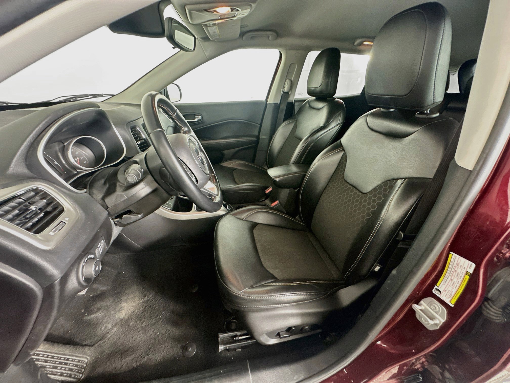 Used 2020 Jeep Compass Latitude FWD image 13
